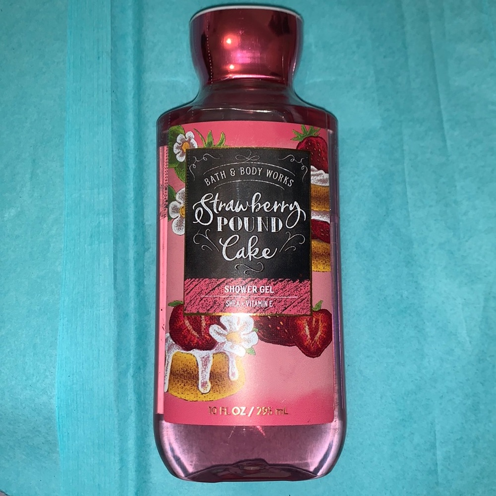 Bath & body works strawberry pound cake shower gel